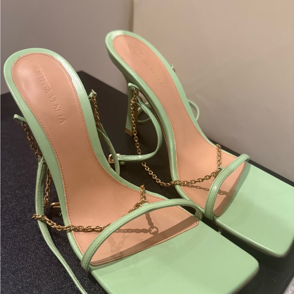 Bottega Veneta Green Strappy Heels with Gold Chain *EXCELLENT CONDITION*